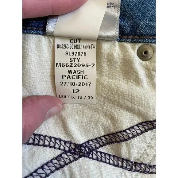 NYDJ Boyfriend Jeans Women Size 12 Blue Denim with Flower Embroidered 5 Pocket - Picture 10 of 13